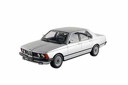 BMW E23 — Sedan 4-deurs